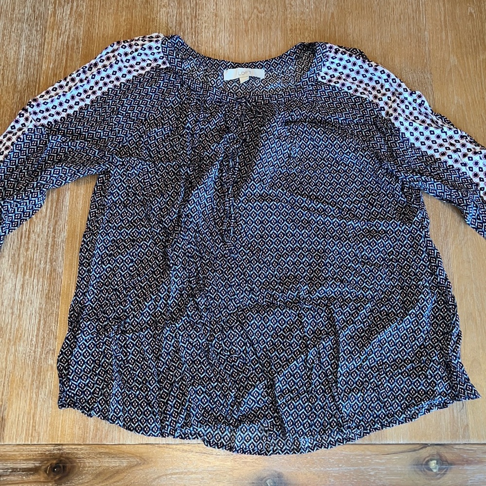 LOFT blouse. Size M. EUC.